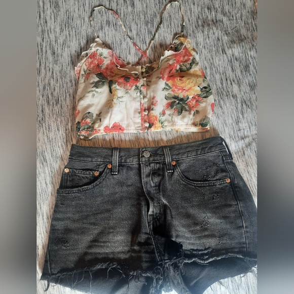 A&F Floral Crop Top - Picture 2 of 5